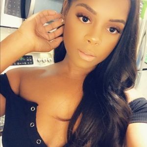 Meet your Posher, Tiara